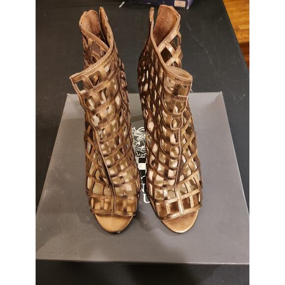 Via Spiga Gold/Copper Heels Chainlink Fontanela Peep Toe Pumps Caged Size 11 - Picture 1 of 9